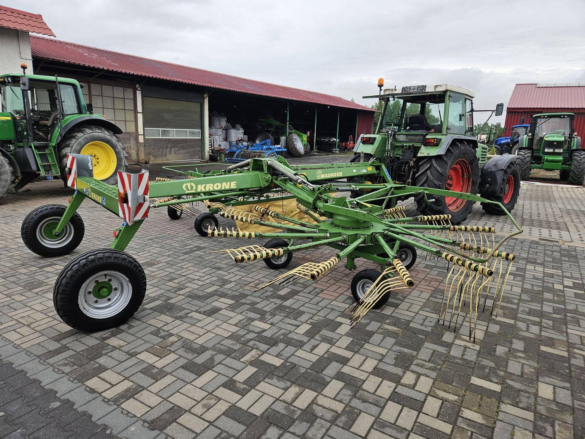 Zgrabiarka krone swadro 761 nowy model claas pottinger