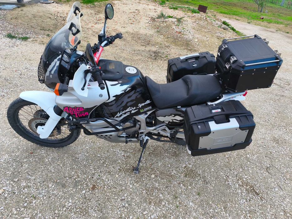 Africa Twin 750 de 95 com 40 Mil KM.