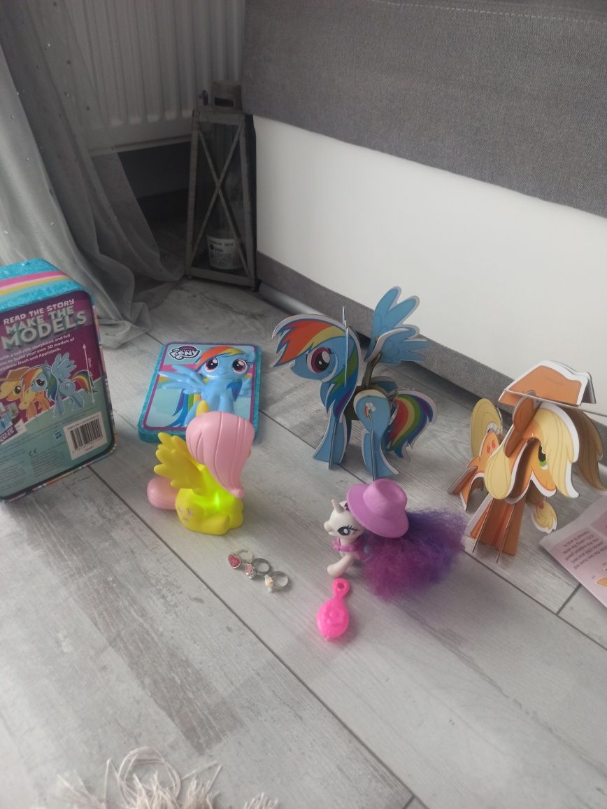 My little pony koniki figurki lampka , puszka puzzle 3d  pierscionki
