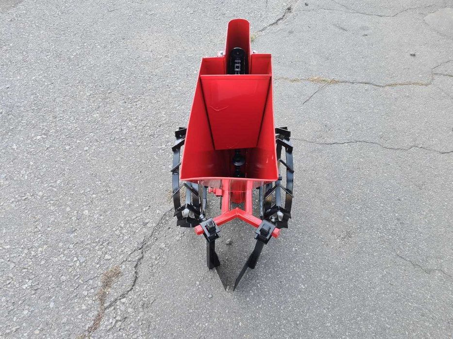 Часникосаджалка мотоблочна навісна ланцюгова рядна саджалка часнику