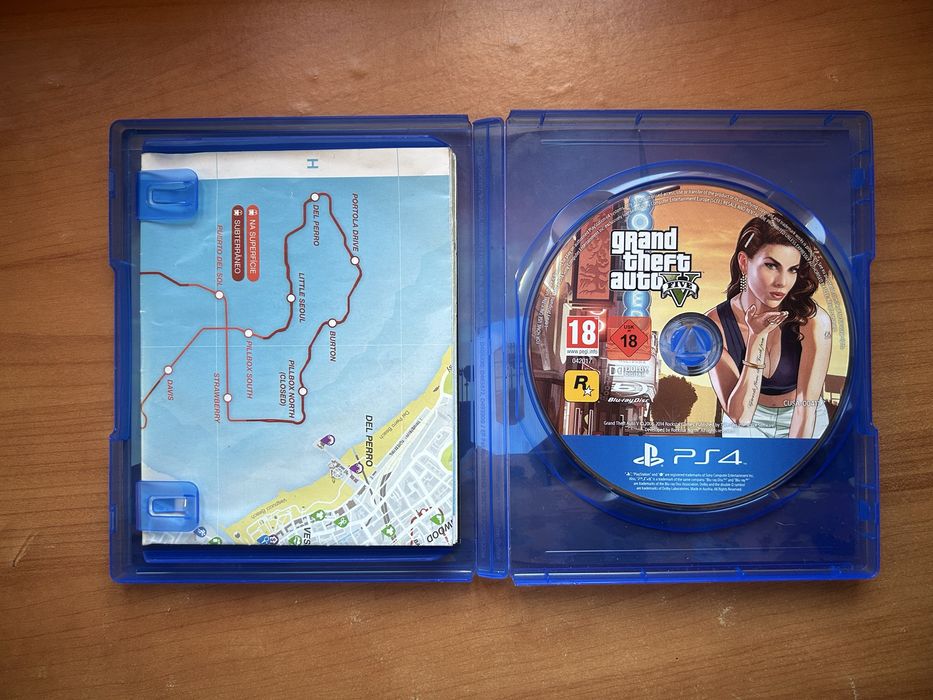 Jogo PS4 - Grand Thefh Auto 5
