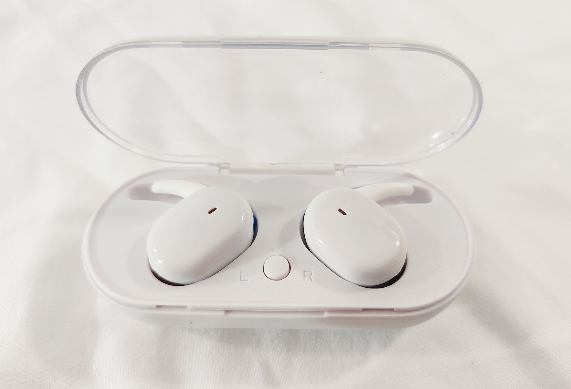 Auriculares Bluetooth novos de 12 a 30 euros. Vários modelos disponíve