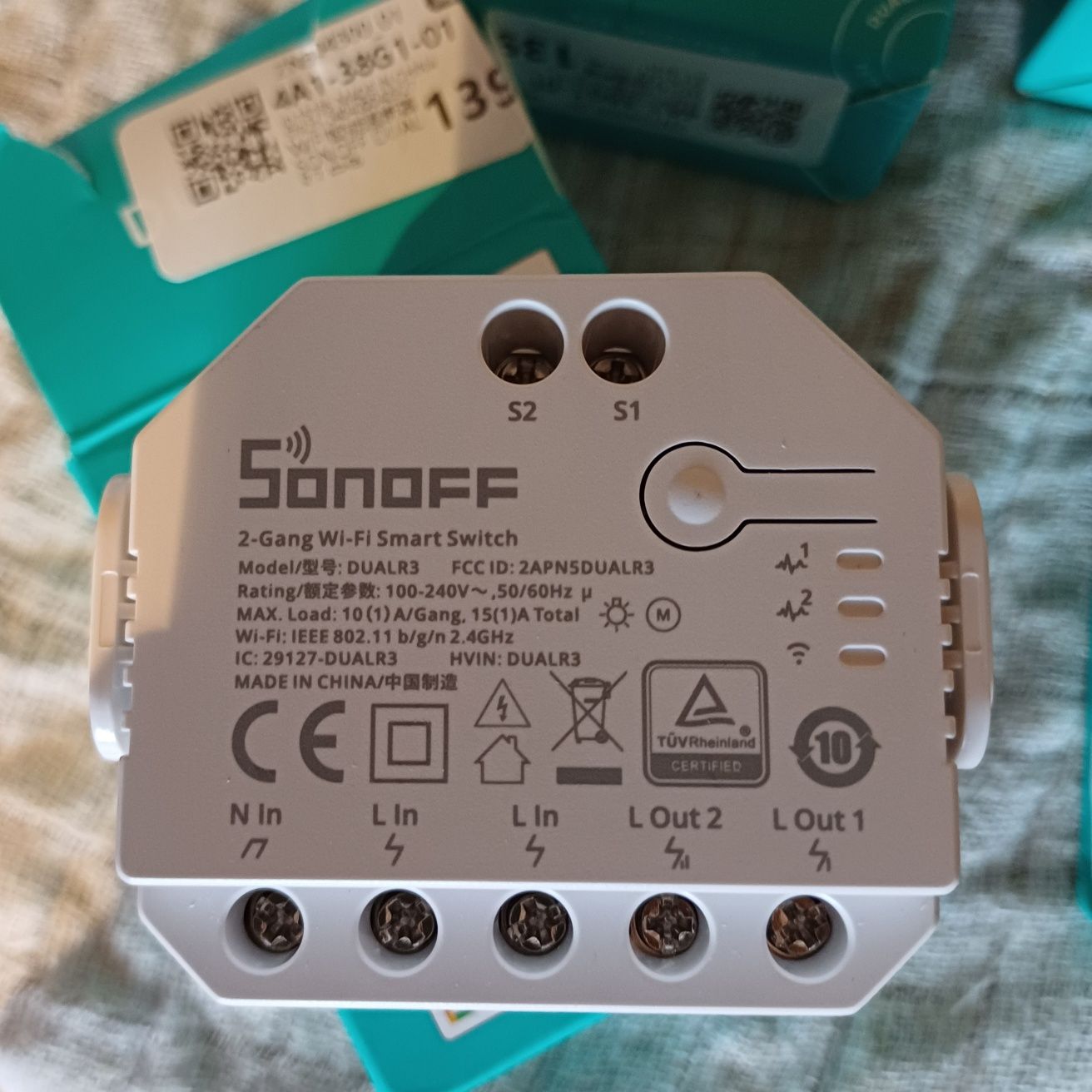 Sonoff wifi kit com 2 tomadas e 5  interruptores persiana