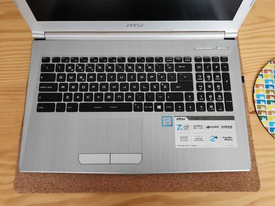 Portátil MSI i7-7700HQ + 8GB RAM + SSD M2 250GB Windows 10+Office
