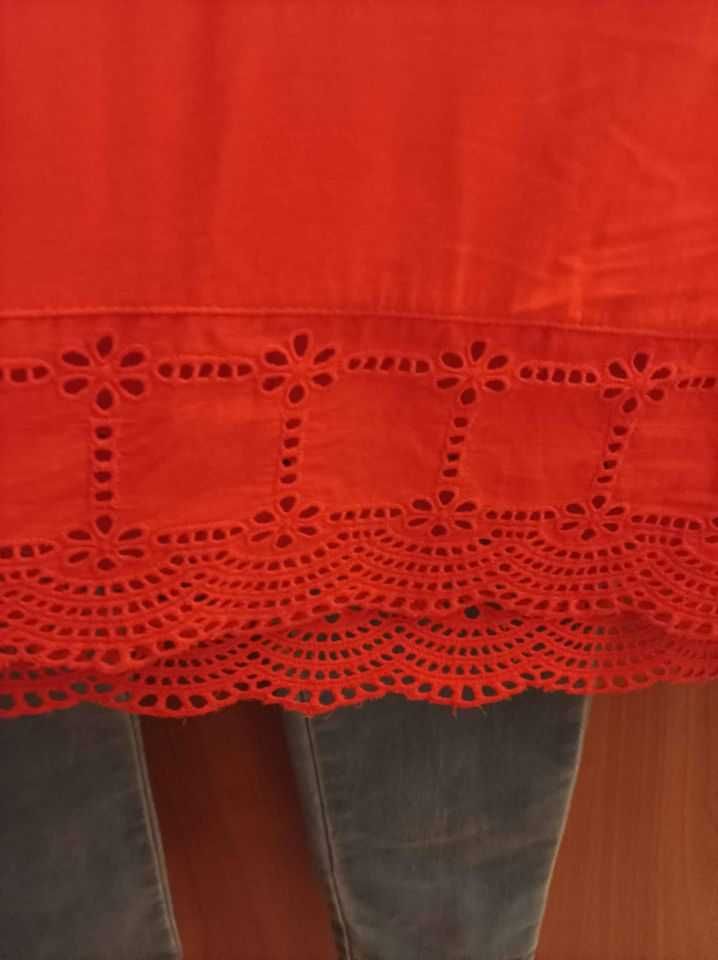 Calça ganga Stradivarius 38 e Top com bordado S (veste grande) - 5€