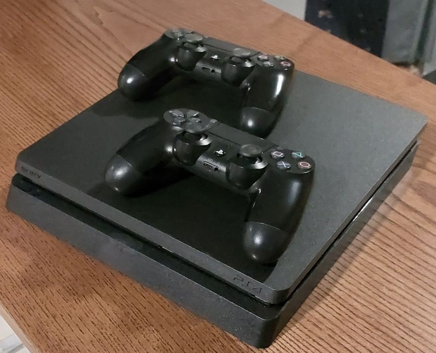PS4 SLIM на 1 ТБ