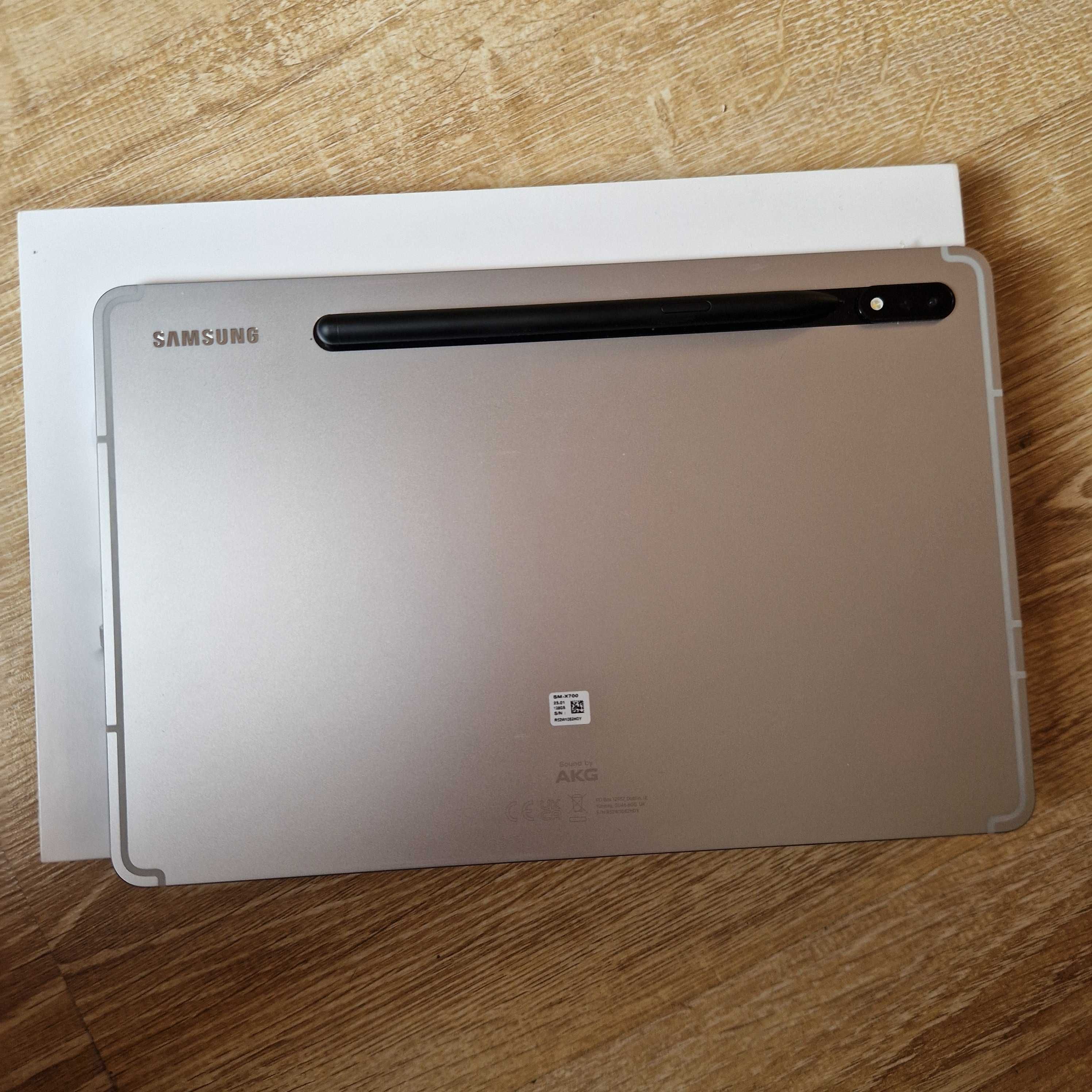 Tablet Samsung Galaxy Tab S8 (X700) 11" 8 GB / 128 GB srebrny
