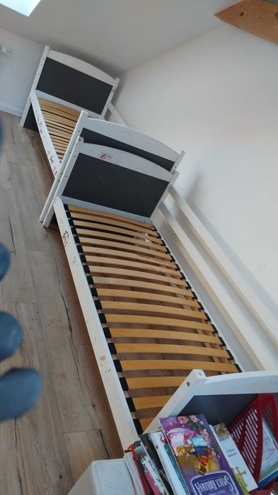 Sprzedam łóżka rozdzielone z piętrowego idealne na działkę