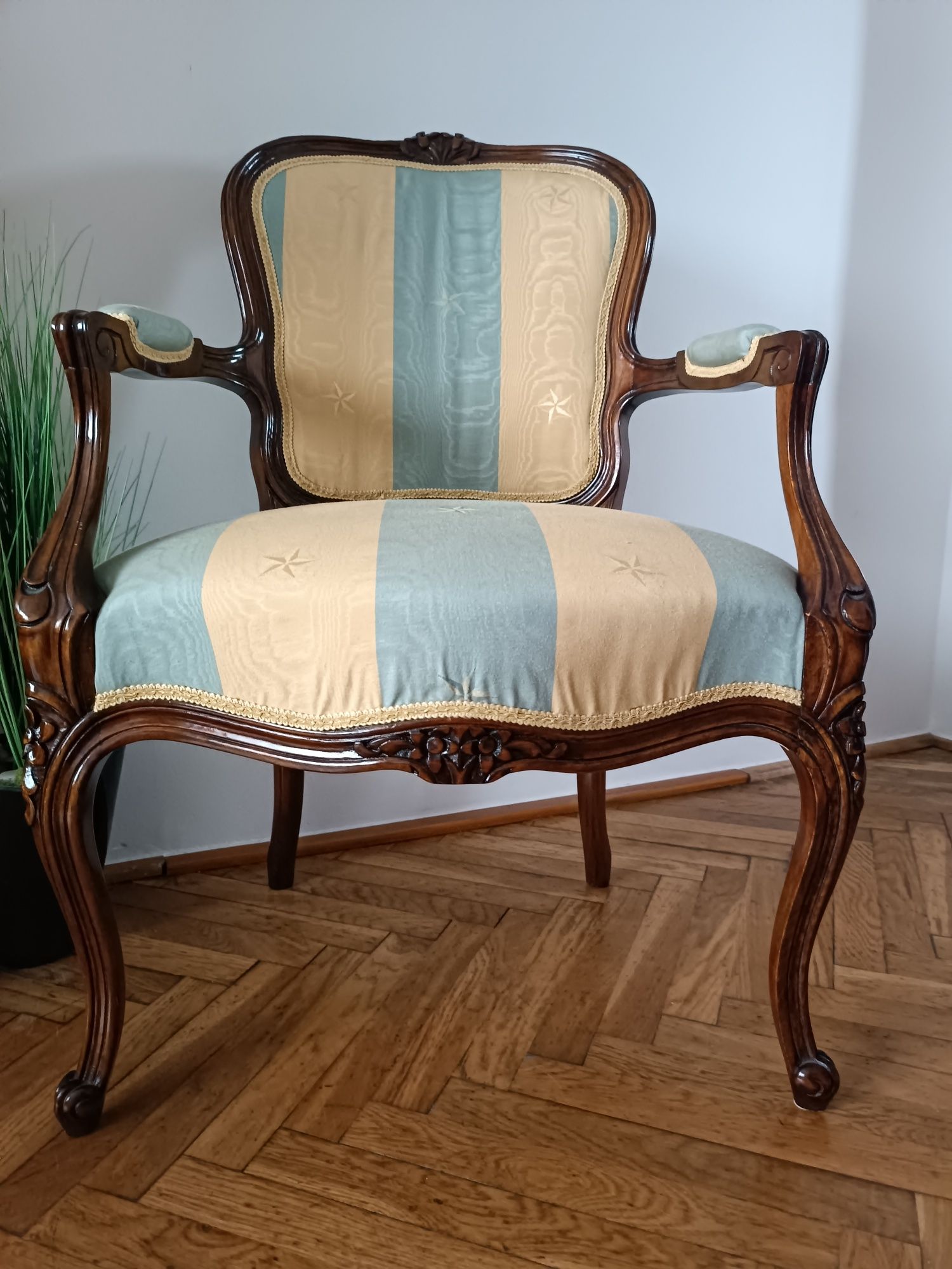 Fotel w stylu Ludwika, Ludwikowski