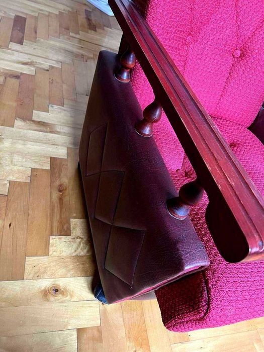 Stylowy zestaw z lat 90. – 2 fotele + 2 mini pufy