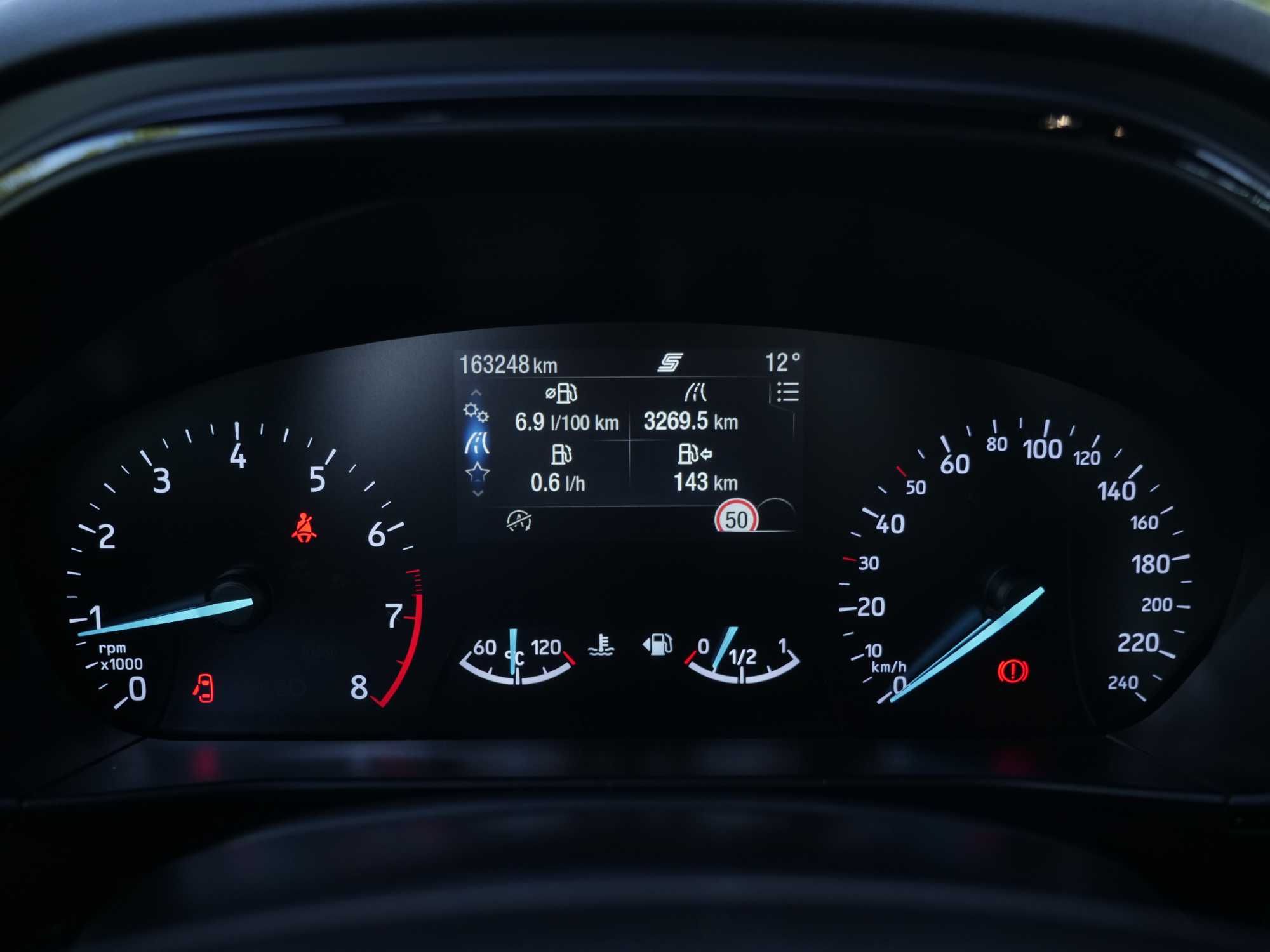 Ford Focus 1.5 EcoBoost ST-Line bogate wyposażenie