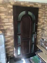 Drzwi zewnetrzne drewniane z futryną (90)