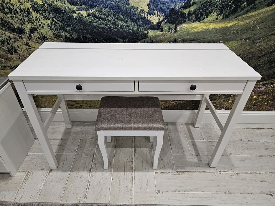 Biurko Hemnes - białe razem z taboretem