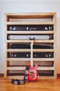 Regał z drewna na gitary takie jak Fender Stratocaster Gibson Les Paul