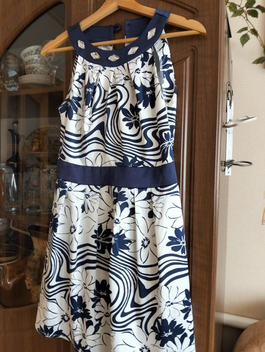 Сукня для підлітка