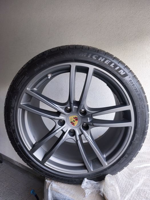 Комплект колес Porsche Cayenne 21 с зимней резиной  Michelin 305/35/21