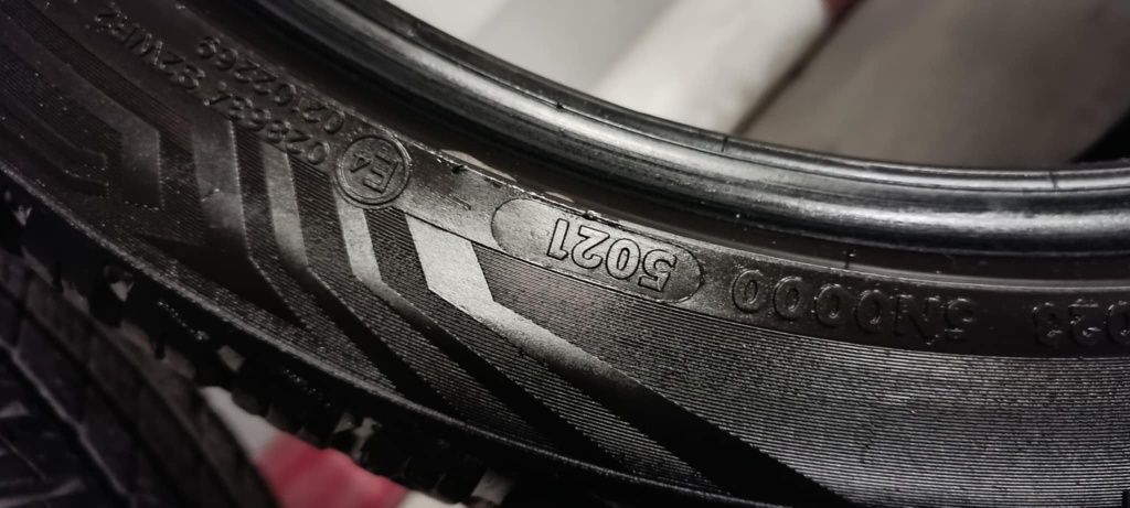 225/40/18 Vredestein zimowe