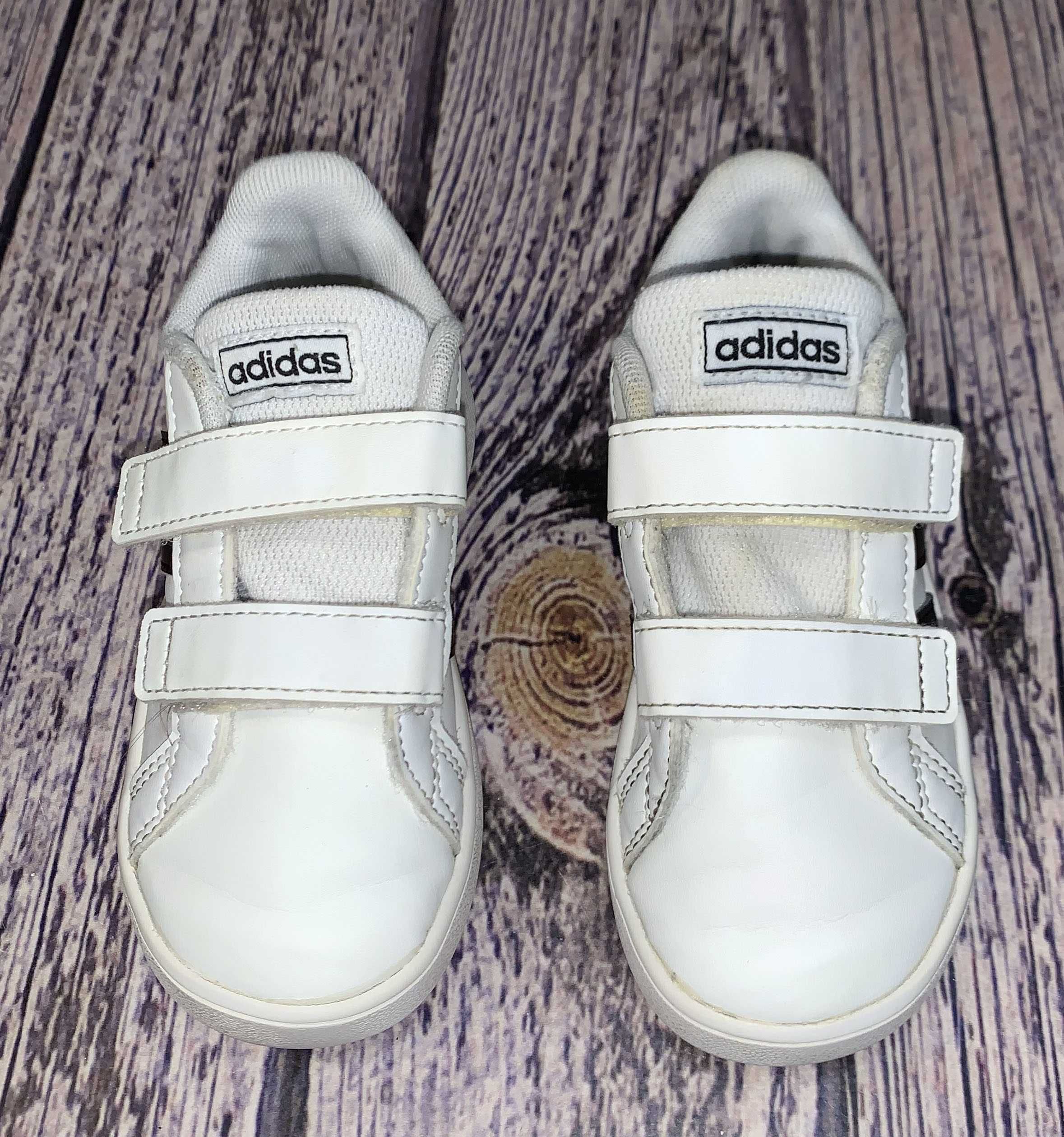 Демисезонные кроссовки Adidas для ребенка. размер 27 (16 см)