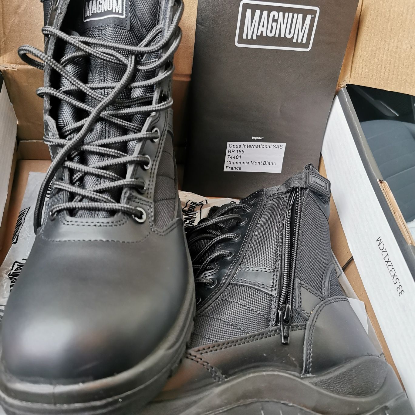 Bota Magnum com fecho lateral