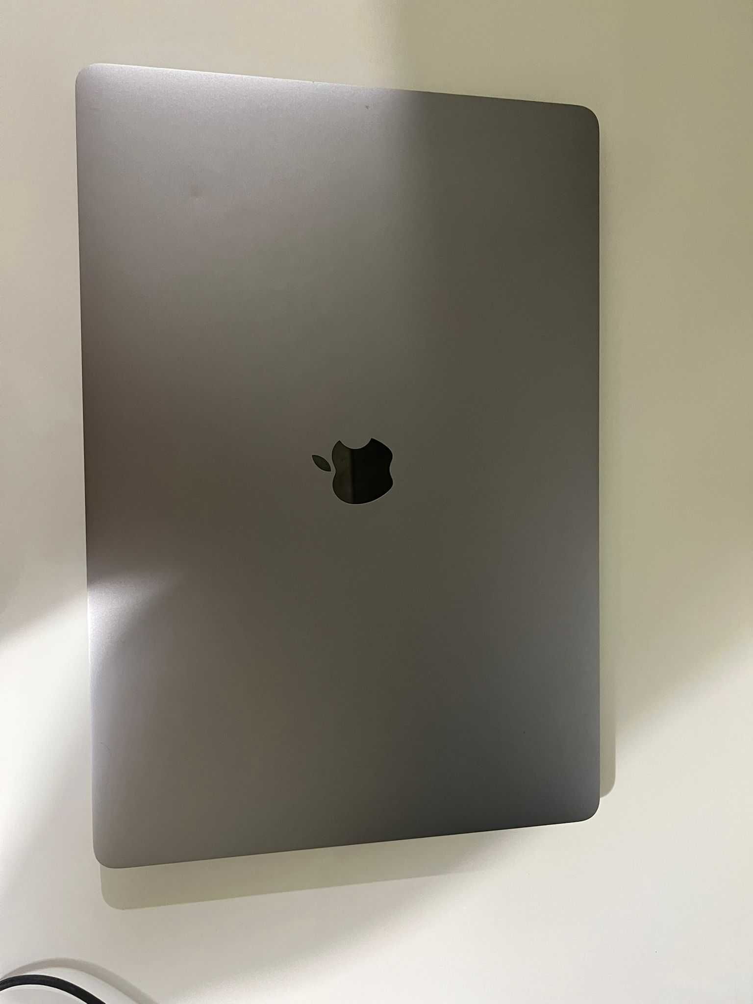 Mackbook pro  19