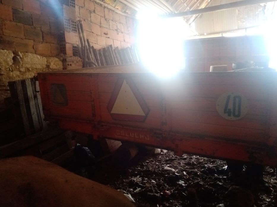 Vendo reboque agrícola rodado duplo e taipal  de 7500 kg