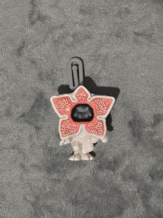 Фігурка Демогоргон на скрепці  з Kinder Joy Stranger Things