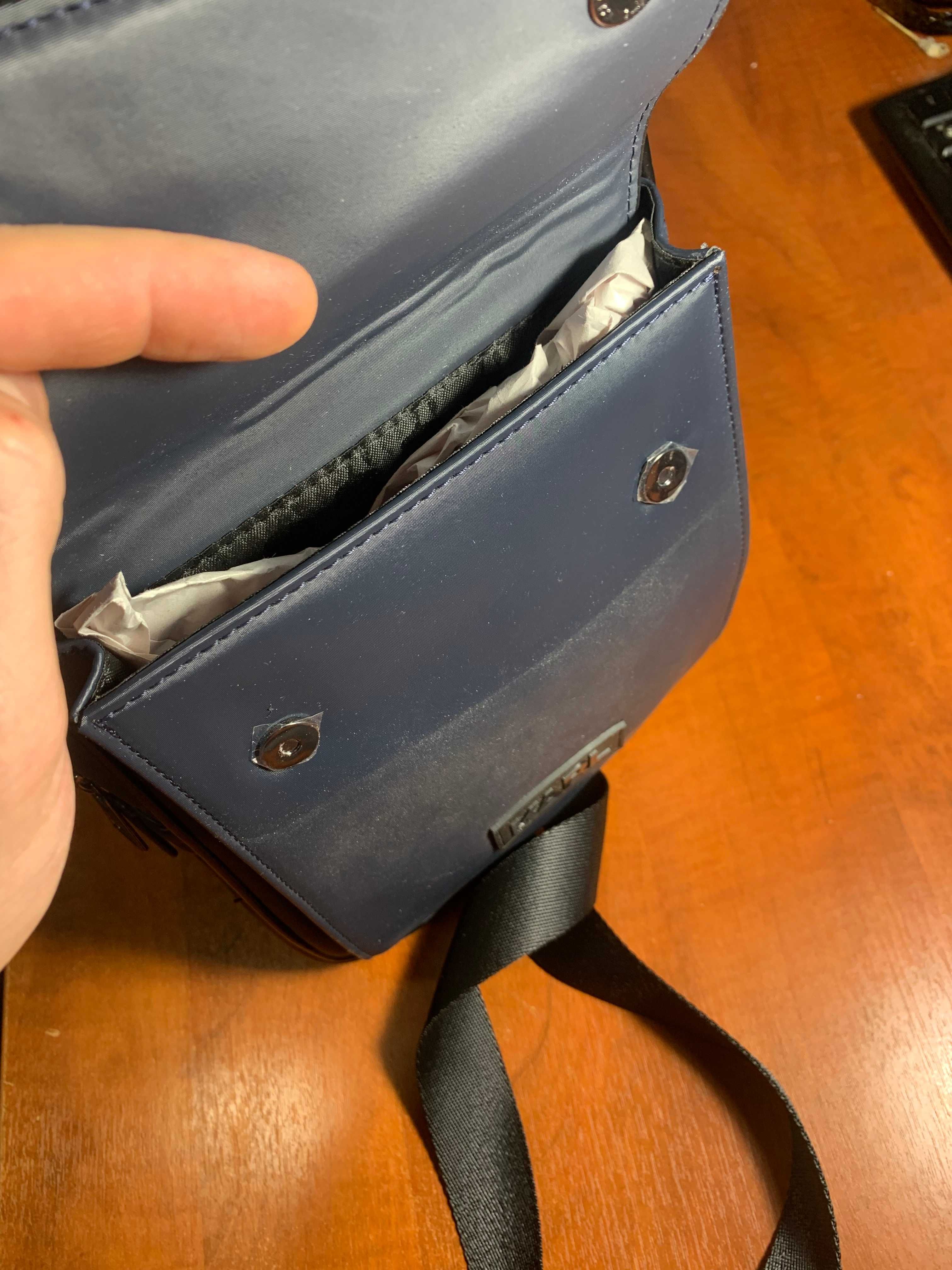 Torba crossbody Karl Lagerfeld, listonoszka