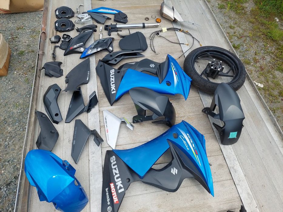 SUZUKI GSX-S 1000 owiewka bok boczek błotnik koło felga dekiel wydech set podnóżek lusterko przewód hamulcowy