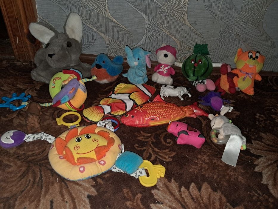 Іграшки дитячі м'які