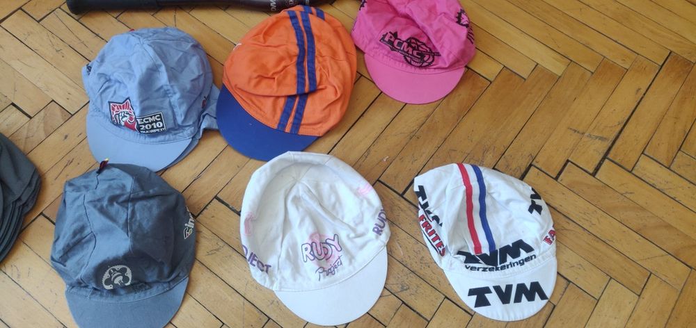 Sprzedam czapki kolarskie