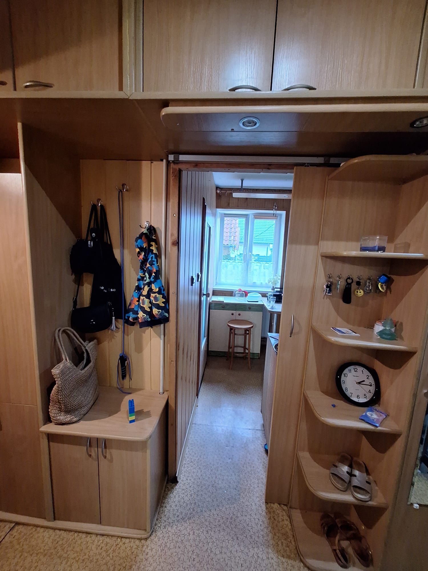 Meble do przedpokoju , na działkę czy garazu