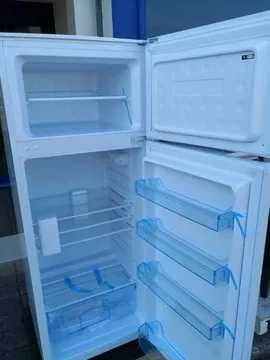 Frigorífico NOVO de 2 Portas com congelador 144x55cm - 3 Anos Garantia