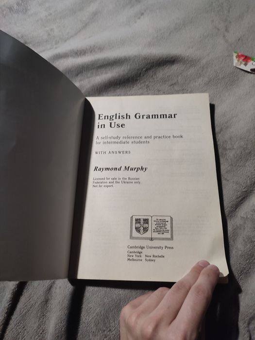 Книга по английскому English grammar  in use Cambridge грамматика