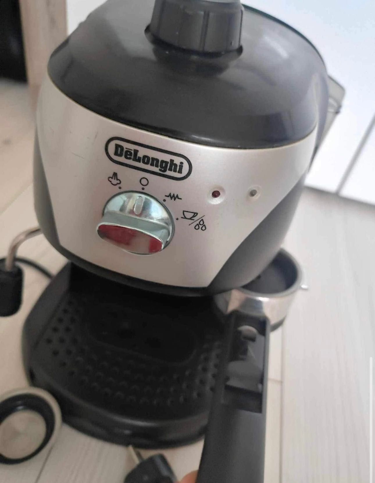 Ekspress do kawy DeLonghi