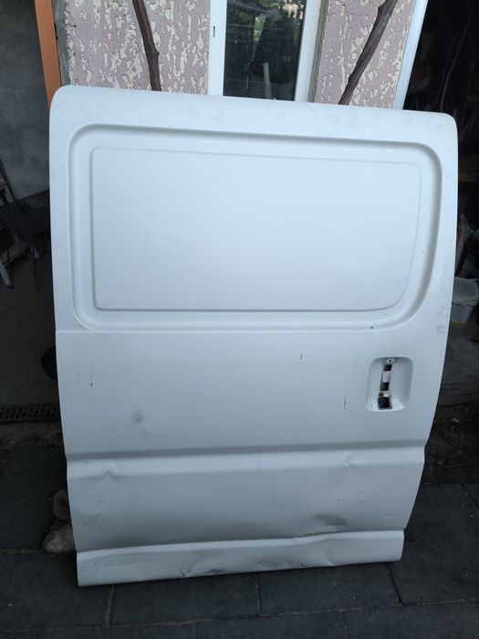 Дверь откатная  Toyota hi-ace