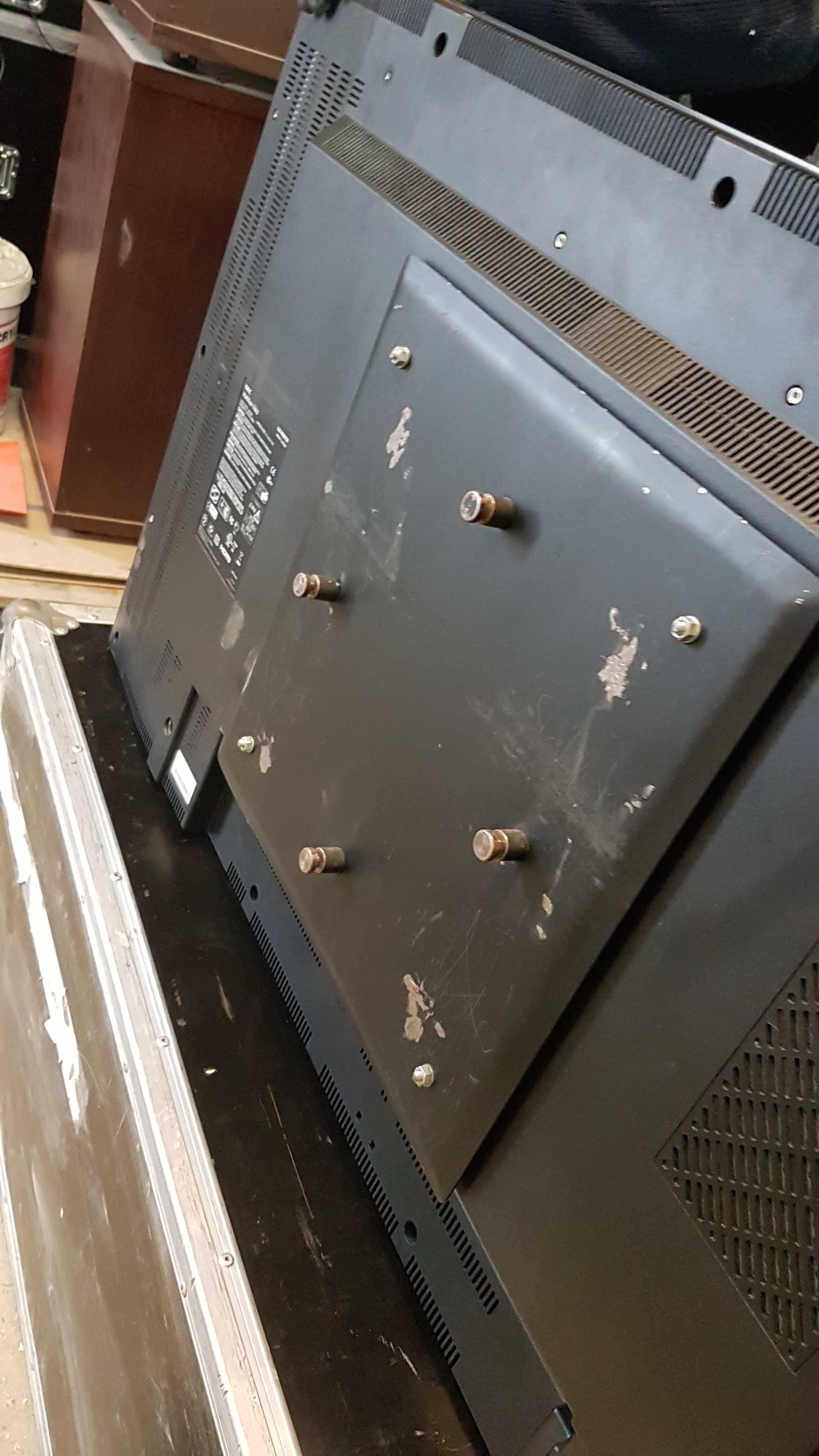 Nec 46`-  Multisync V462  + stand + case barczak