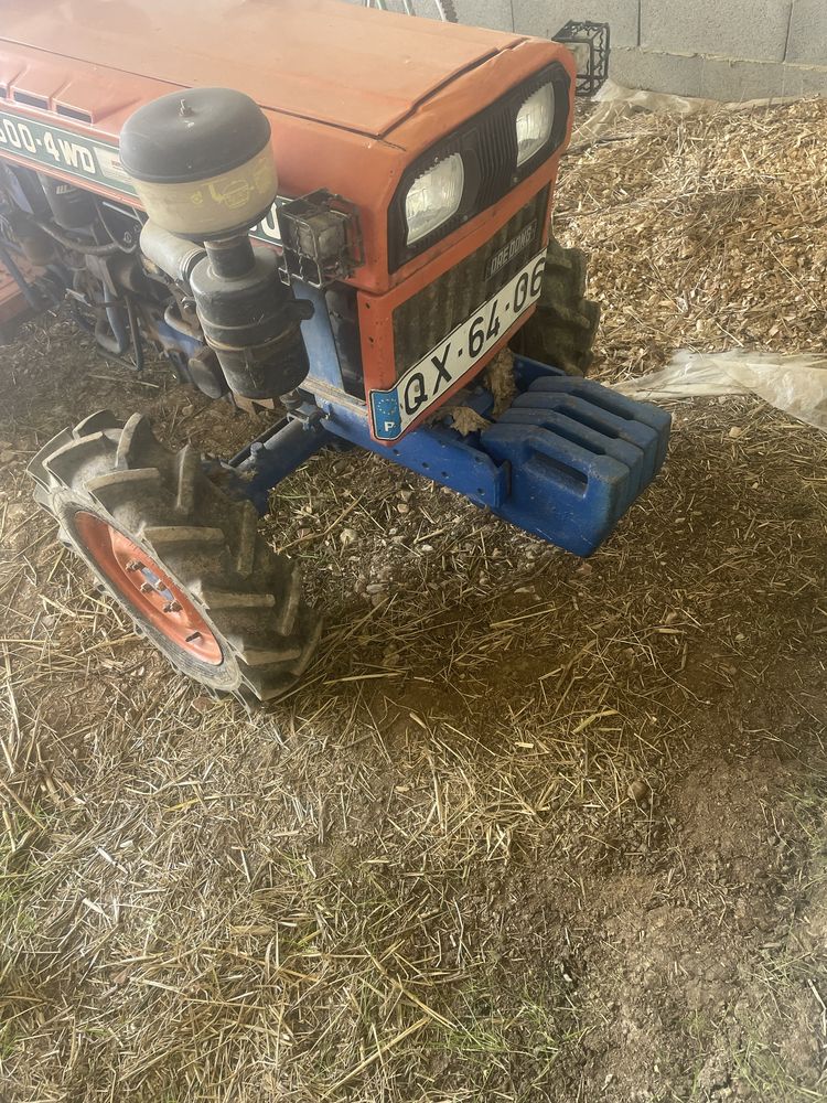 Trator Daedong 4x4 matriculado