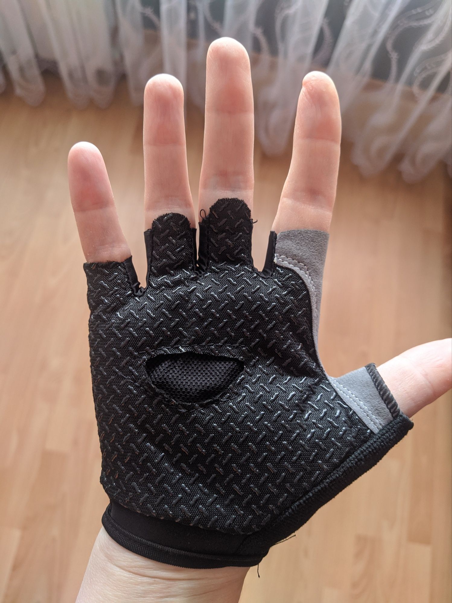 Велосипедні перчатки