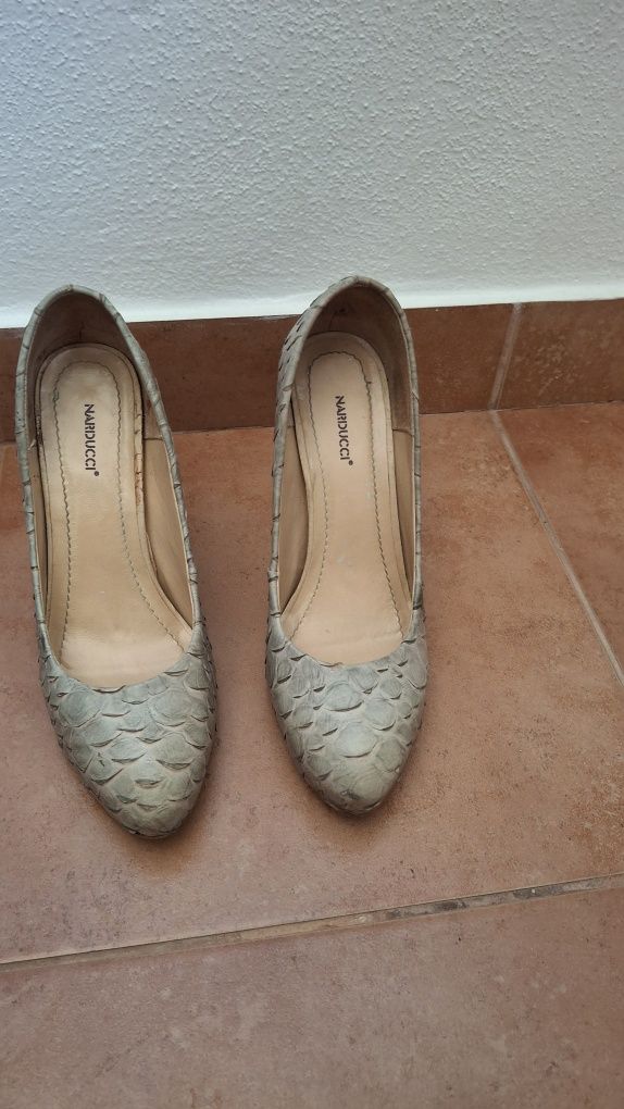 Sapatos usados poucas vezes N° 37