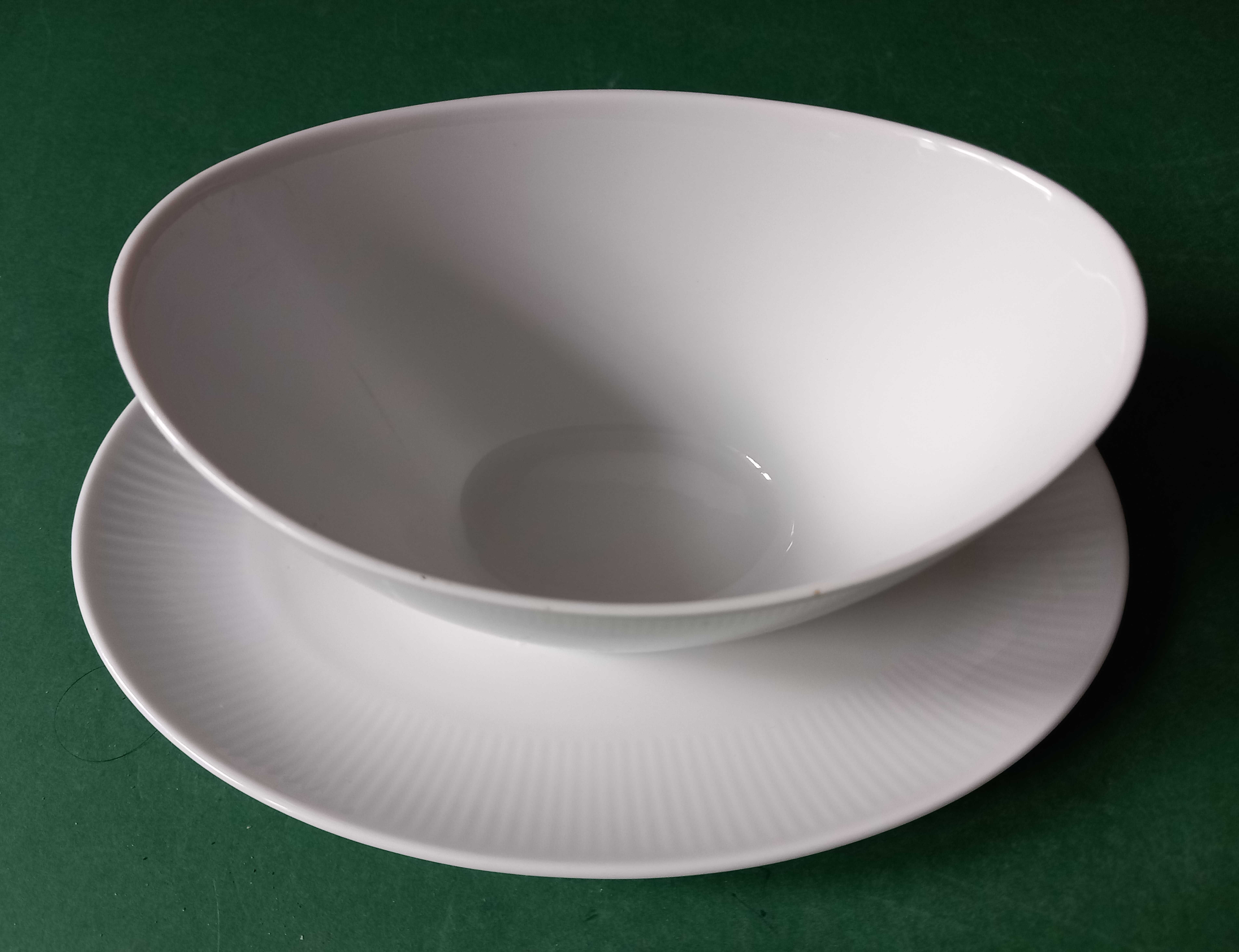 Sosjerka biała porcelana sygnatura Seltmann Weiden Bavaria "Monika"