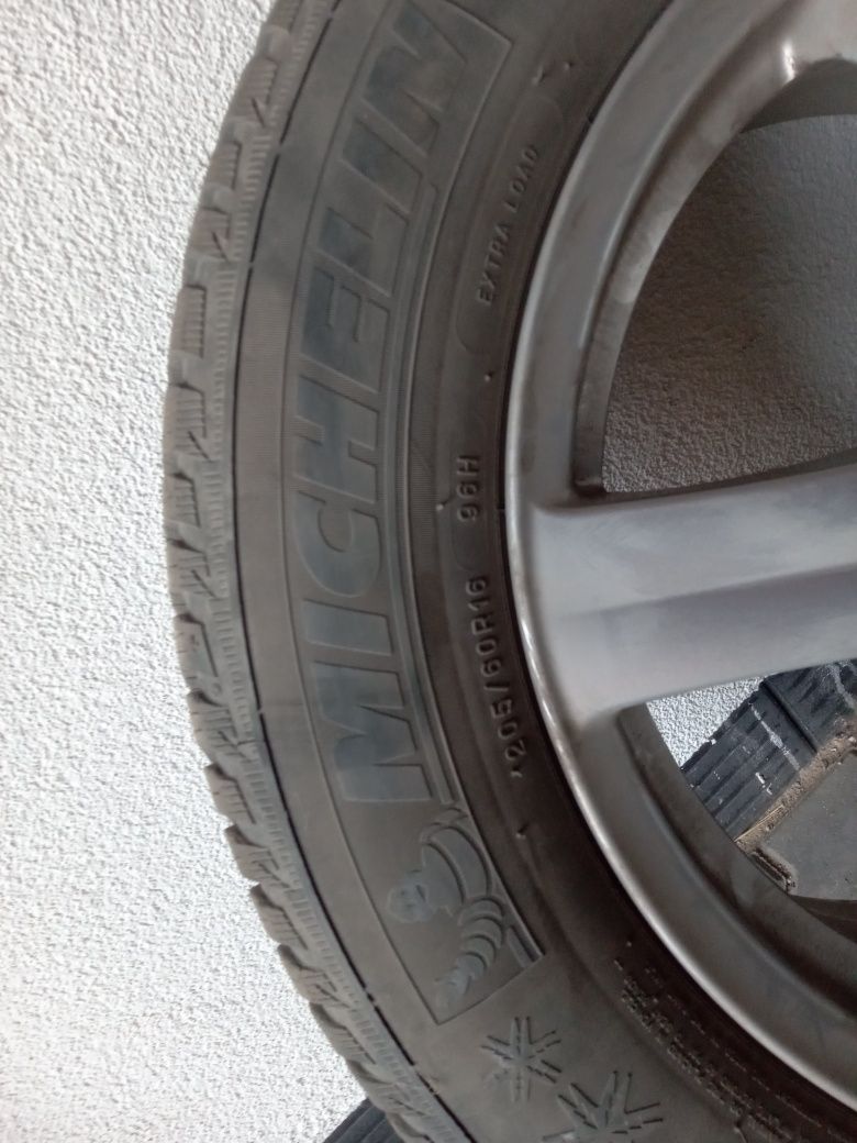 Koła alu Dezent z oponami 205/55/16 Michelin Alpina 5