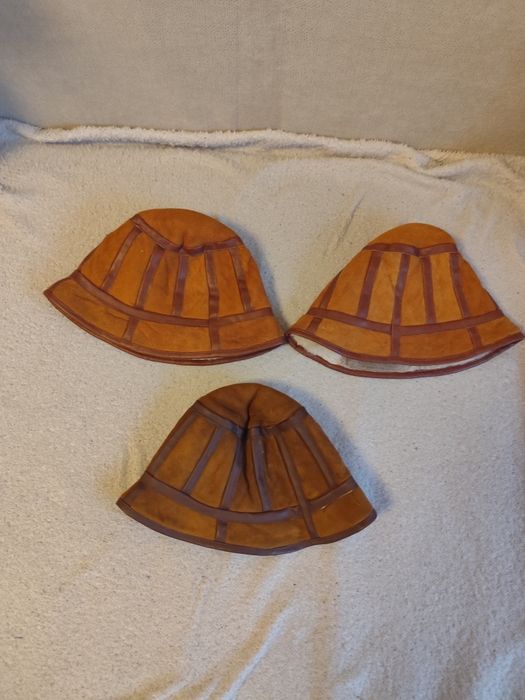 Kapelusz skórzany z korzucha z łatek typu żółwik