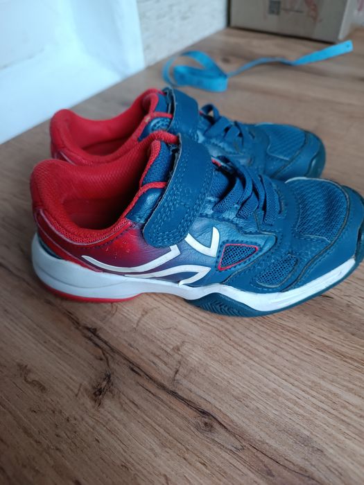 Кросівки Artengo 28