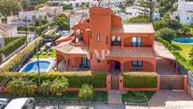 Moradia renovada 4 quartos com piscina, Vilamoura