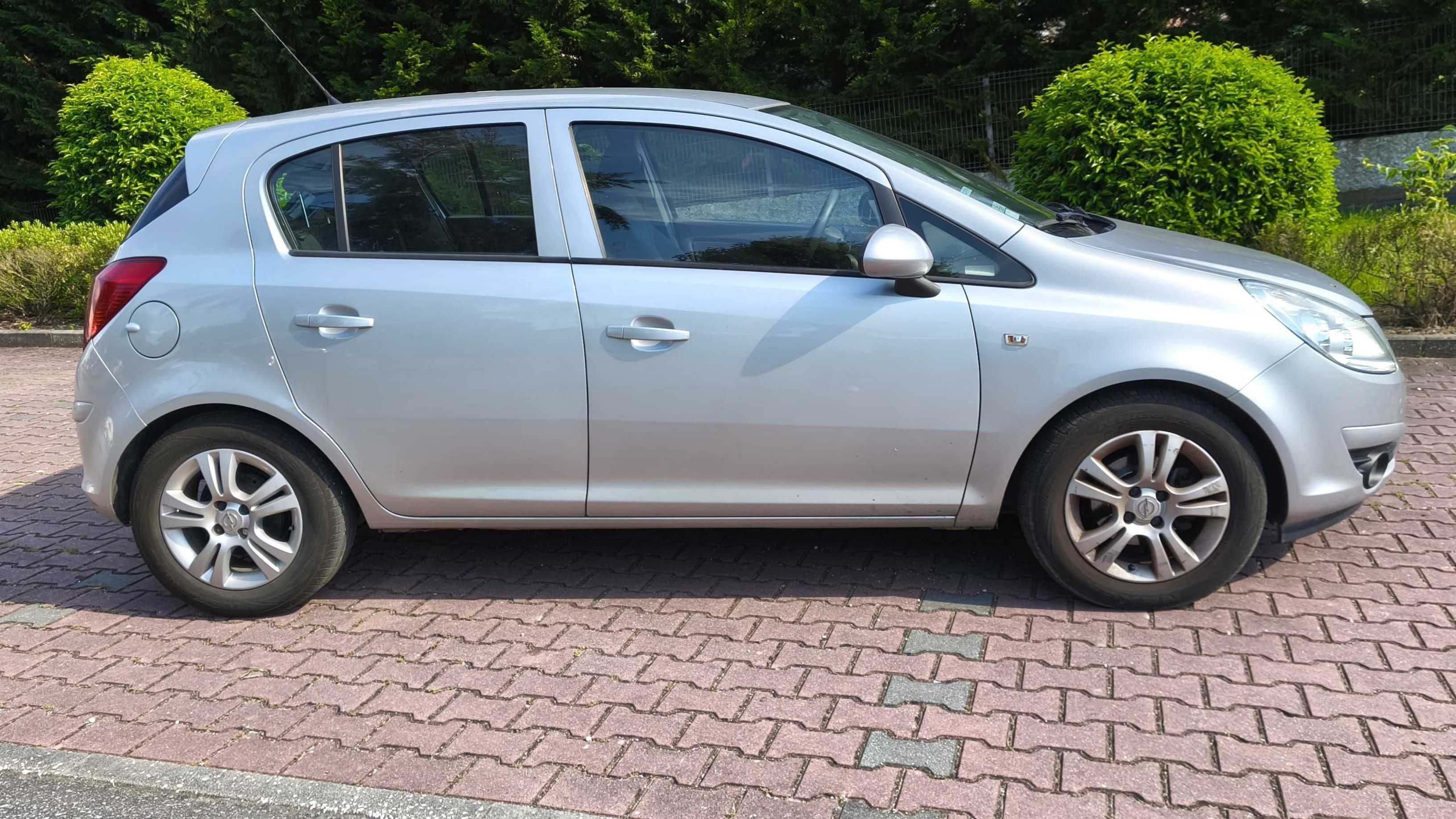Opel Corsa 1.2 2010 c/151.000km