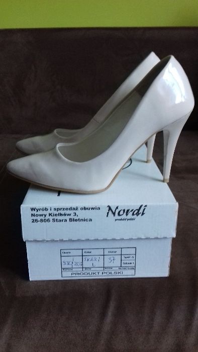 Nowe szpilki sprzedam.