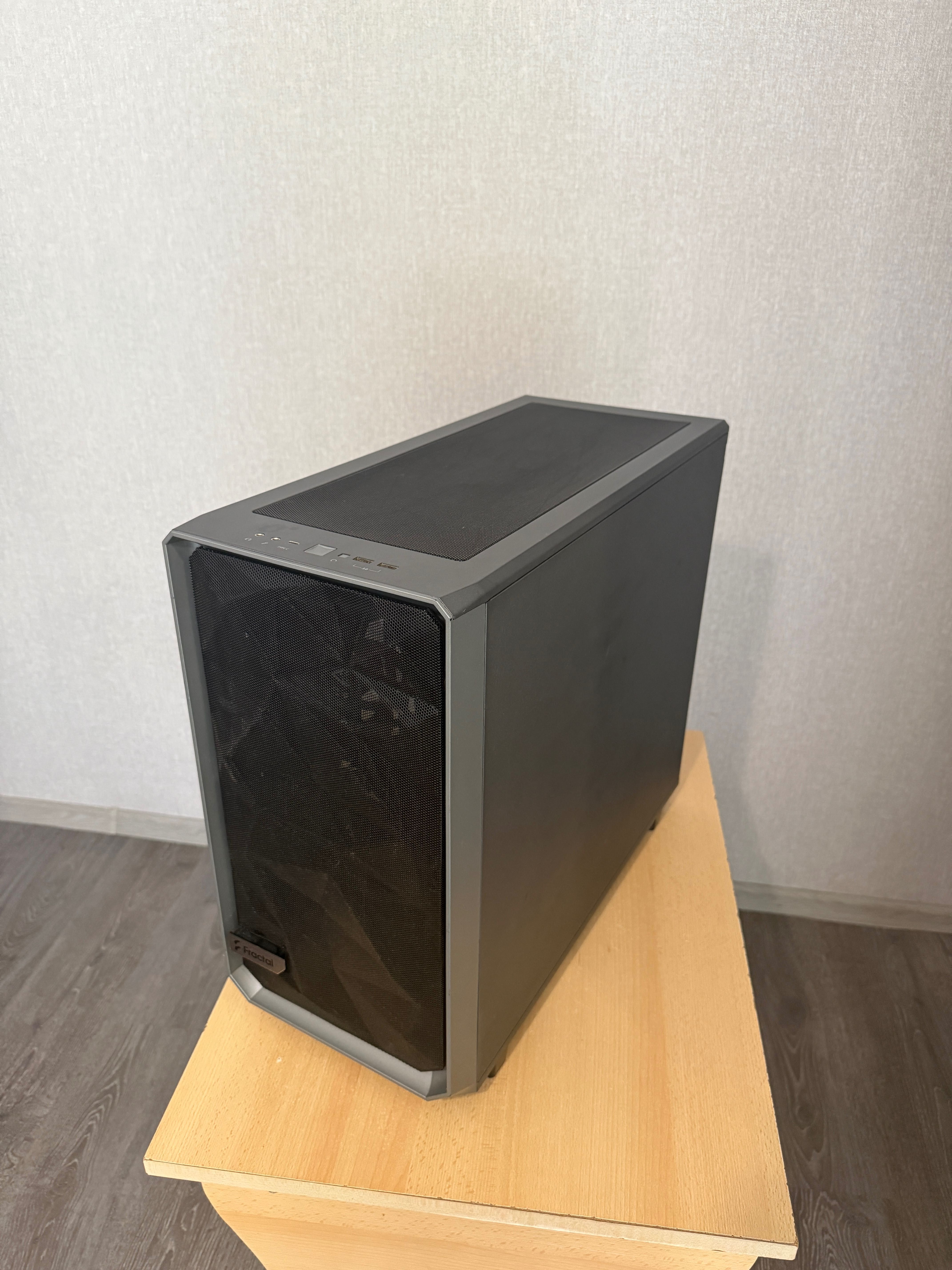 Ryzen 9 3950X + Radeon RX 5500 XT + 64GB DDR4 + SSD 2TB
