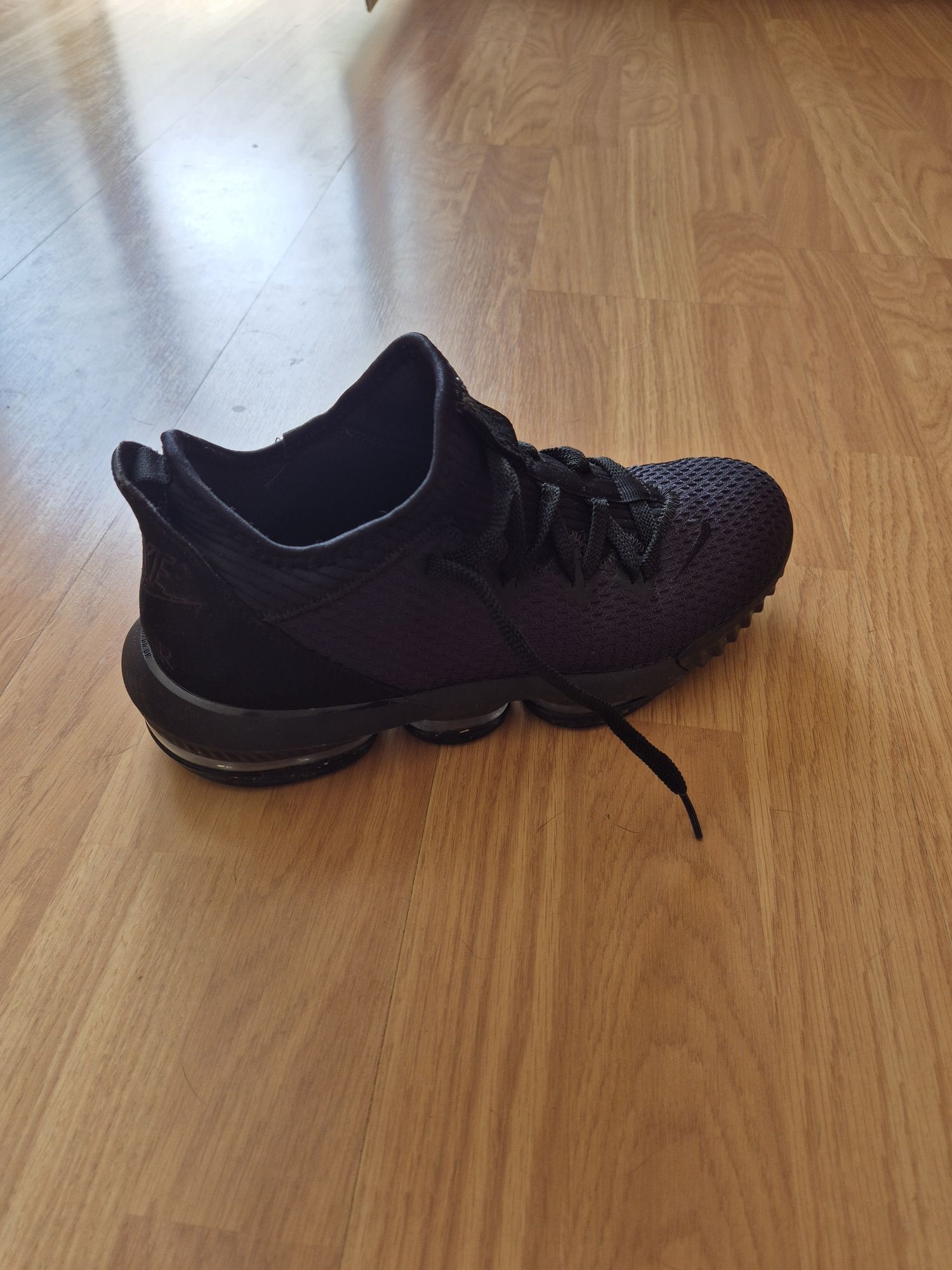 Nike LeBron 16 Low Triple Black