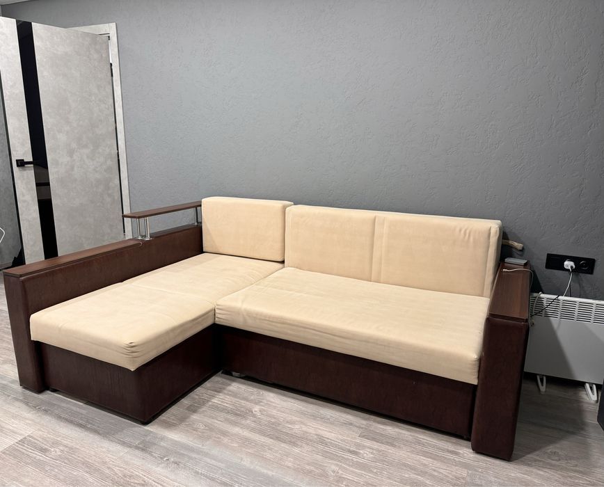 Диван угловий вживаний