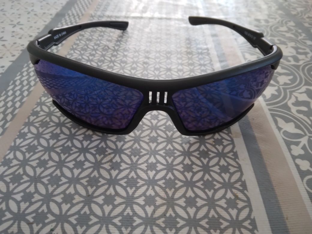 Oculos de sol espelhados azul novos